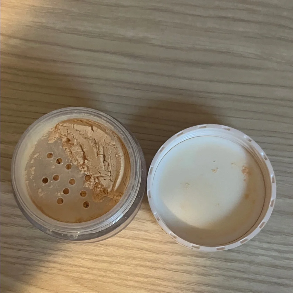 *SALE* Laura Mercier Loose Setting Powder *USED TWICE* - Picture 12 of 13